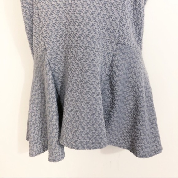 5/$25 Kirra Textured Peplum Open Back Textured Tank Gray Women's Size Medium - Picture 3 of 7